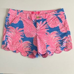 Lilly Pulitzer Buttercup Pineapple Print Scalloped Shorts - Size 8